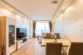M1 Pool and Beach View Apartment